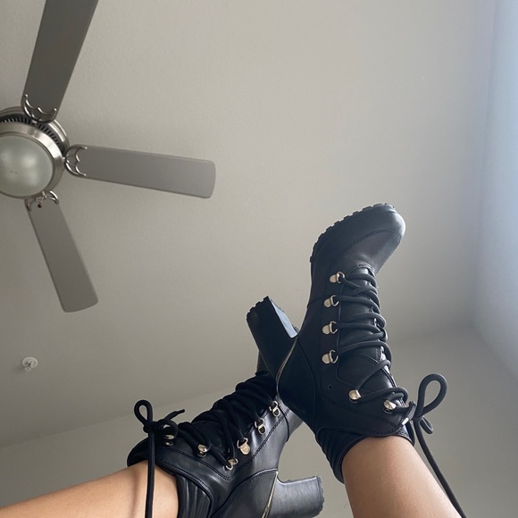 DKNY BOOTS - Picture 2 of 8